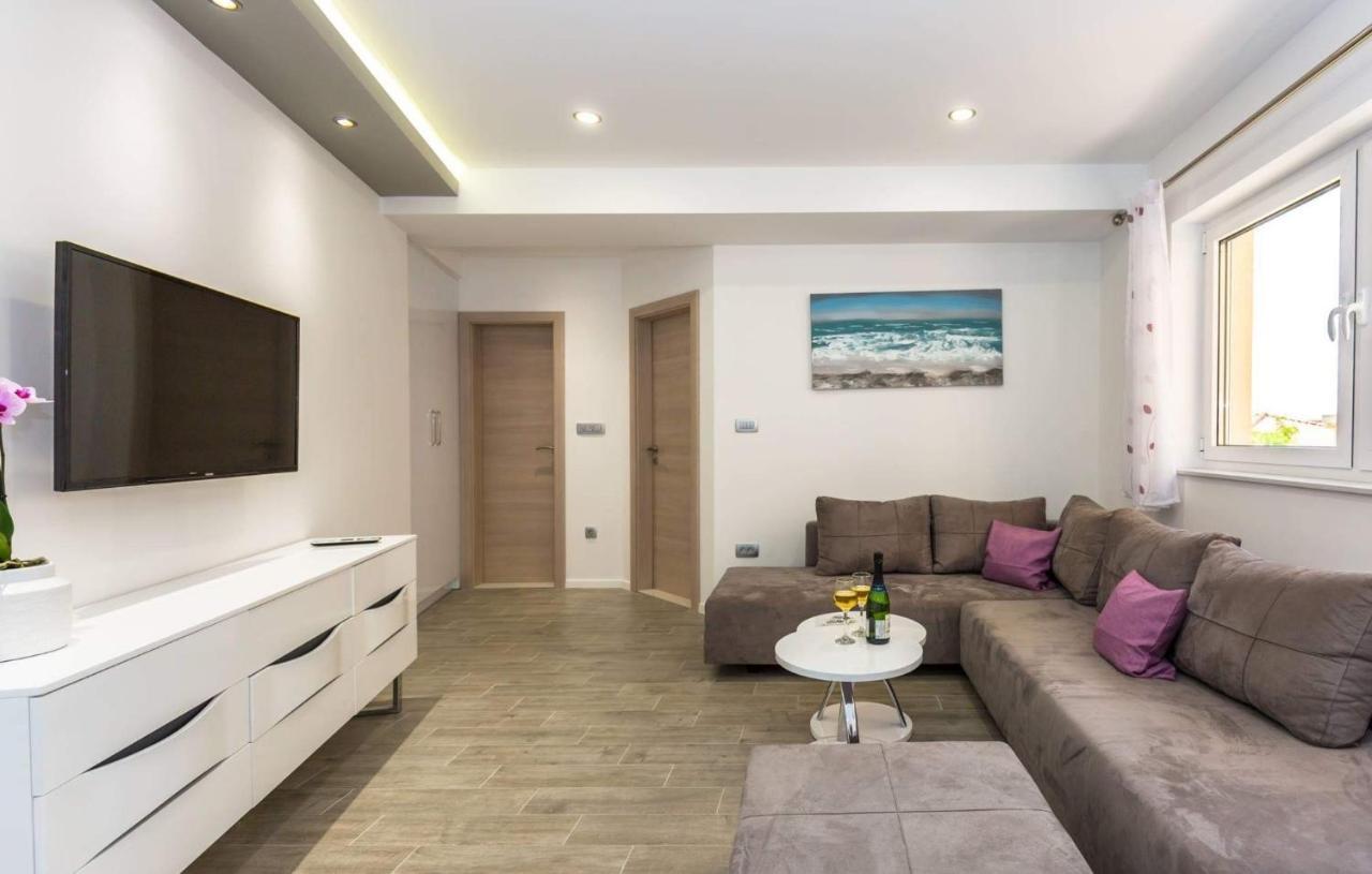Dva Apartment